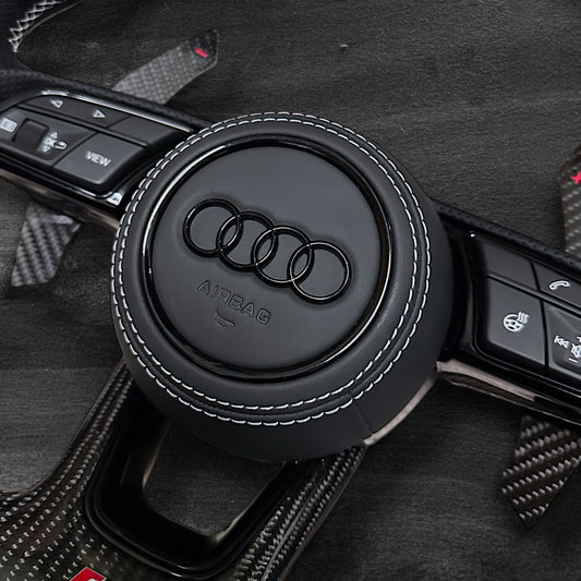Audi RS B9 Ratt - Carbon & Skinn m/ Stripe & Chrome Delete