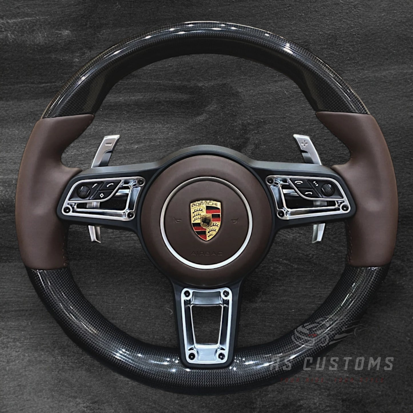 Porsche 2015-2020 Ratt – Plain Carbon Fiber / Brunt Skinn