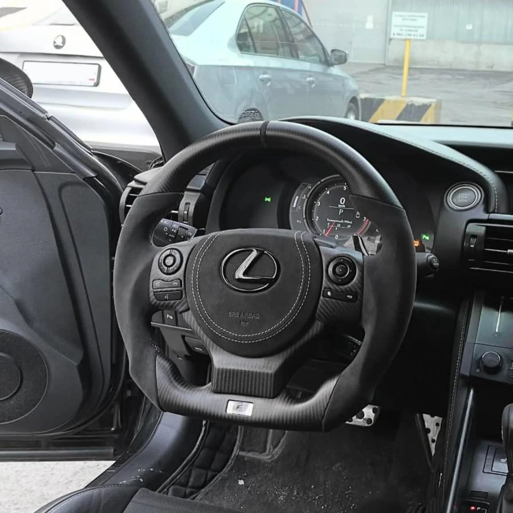 LEXUS