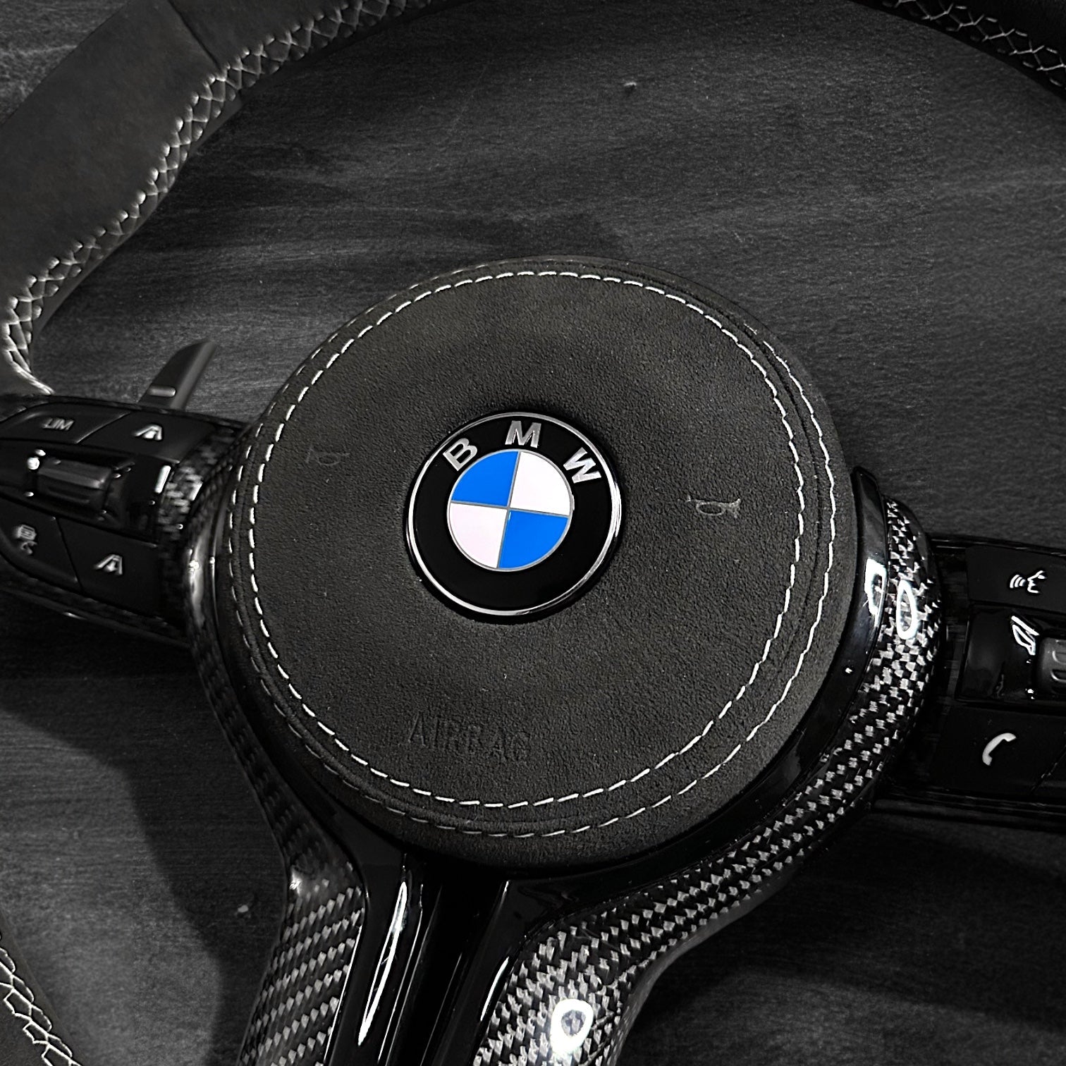 BMW F-Serie Ratt - Alcantara m/ Carbon Deksel & Alcantara Airbag
