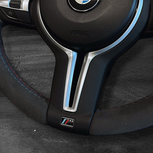 BMW F-Serie Alcantara Ratt m/ Blå Stripe & M-Sømmer