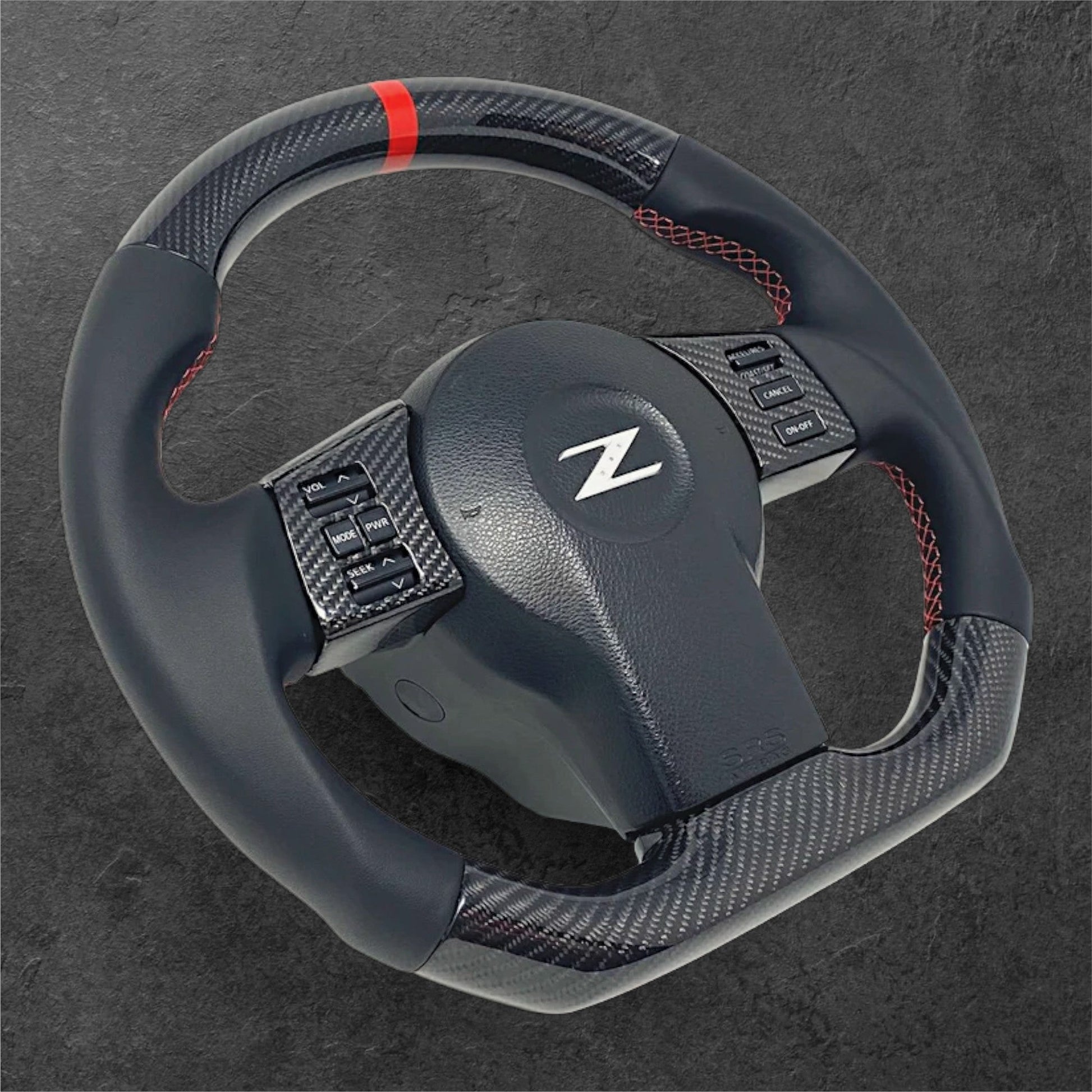 NISSAN 350Z Carbon / Skinn m/ Røde Detaljer