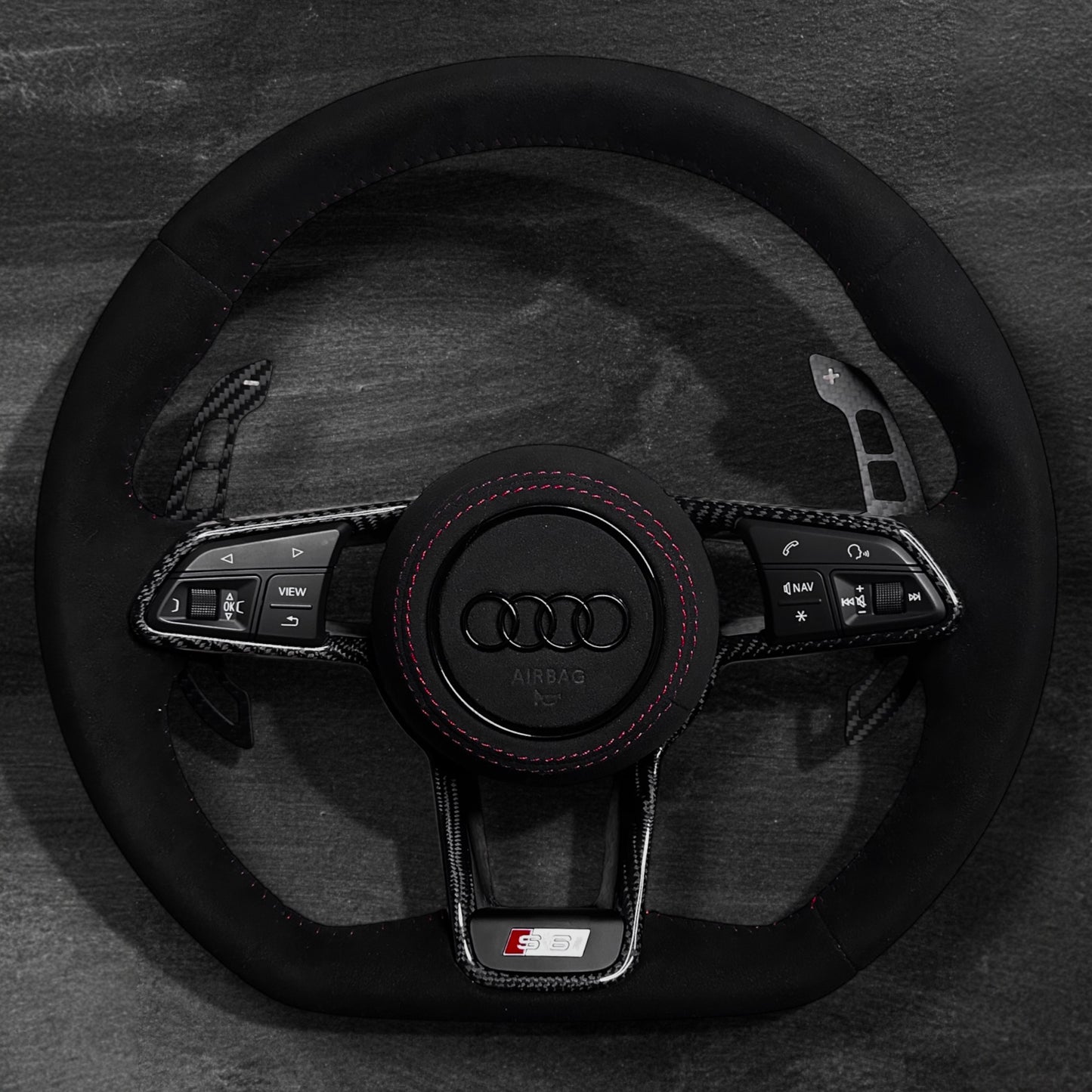 Audi TT/R8 Ratt - Alcantara m/ Carbon Deksel