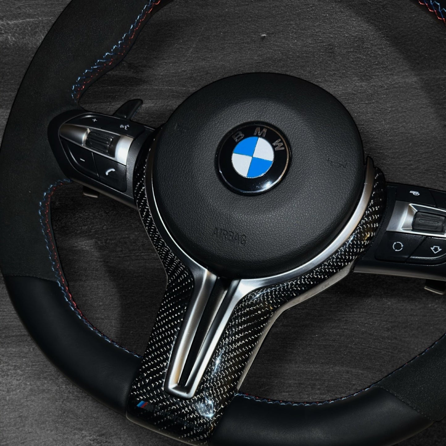 BMW F-Serie Skinn & Alcantara Ratt med Carbon Deksel