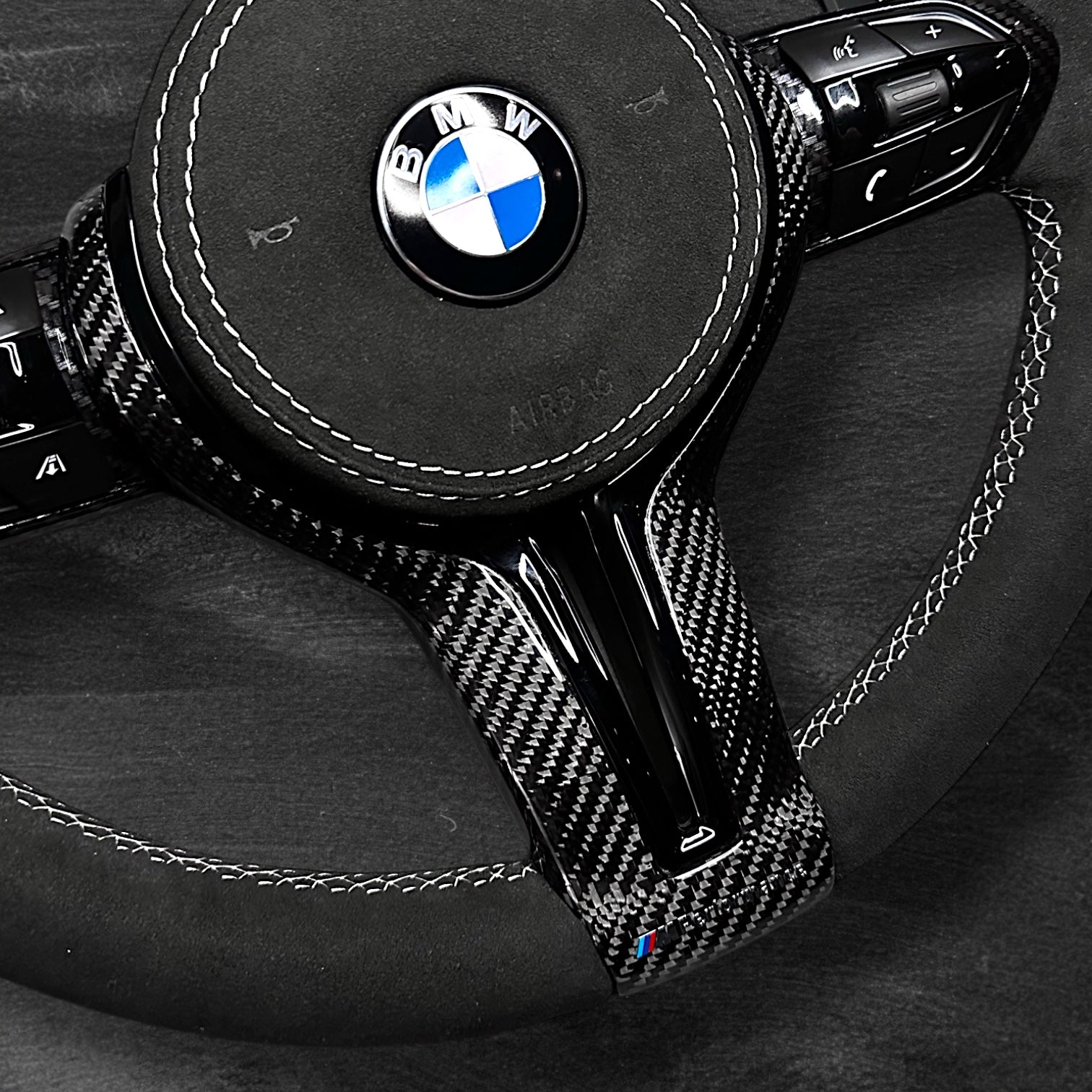 BMW F-Serie Ratt - Alcantara m/ Carbon Deksel & Alcantara Airbag