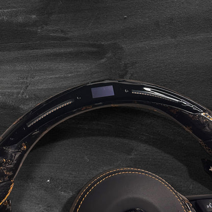 BMW F-Serie Ratt - Forged Carbon med rød flak & Alcantara m/ LED Display