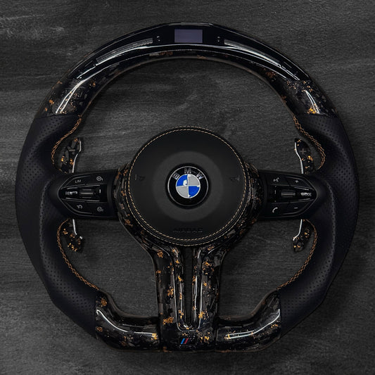 BMW F-Serie Ratt - Forged Carbon med rød flak & Alcantara m/ LED Display