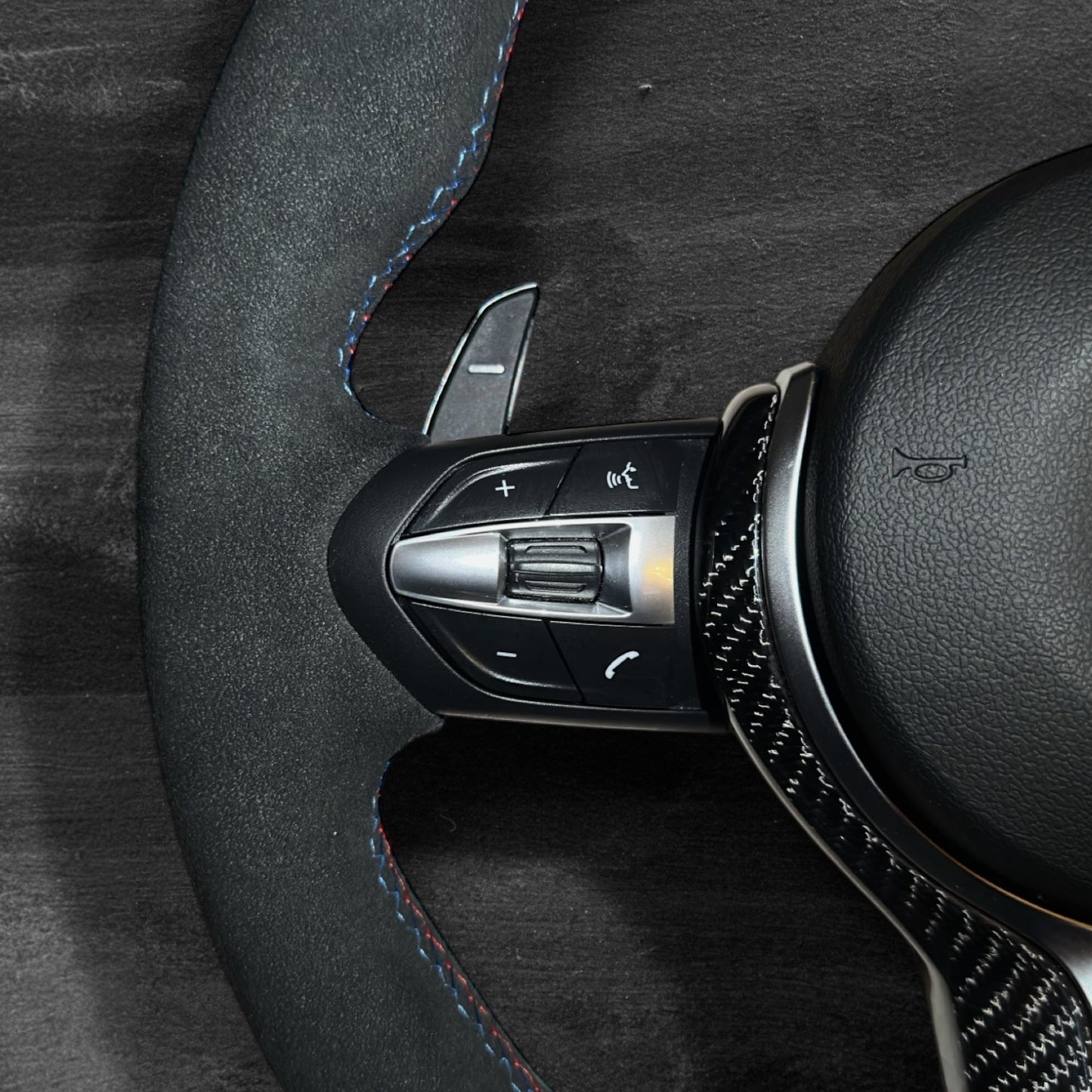 BMW F-Serie Skinn & Alcantara Ratt med Carbon Deksel
