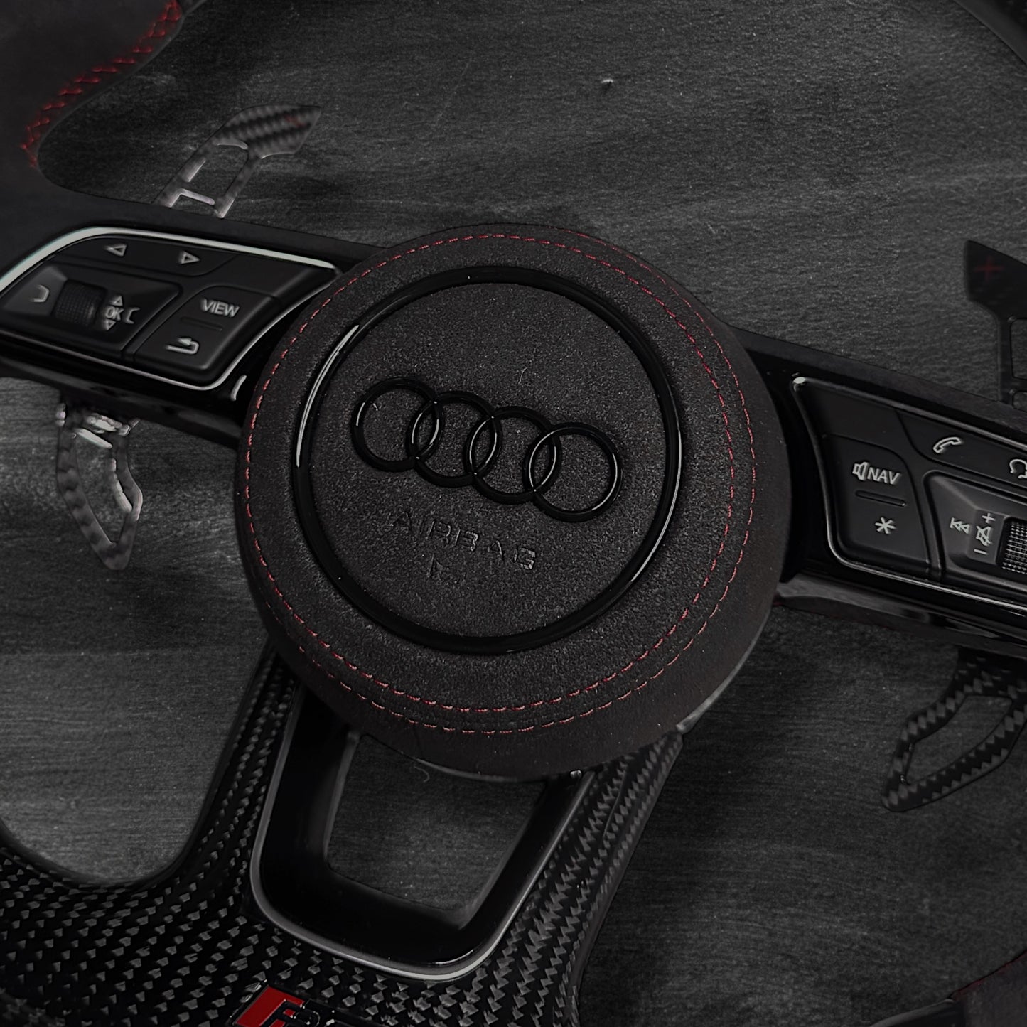 Audi RS B9 Carbon/Alcantara ratt m/ Rød Detaljer