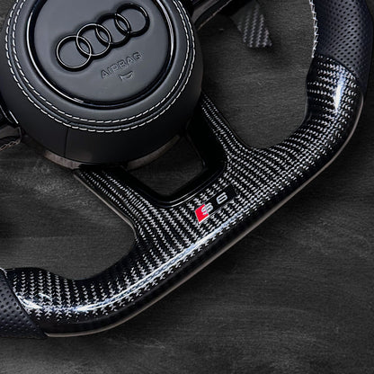 Audi RS B9 Ratt - Carbon & Skinn m/ Stripe & Chrome Delete