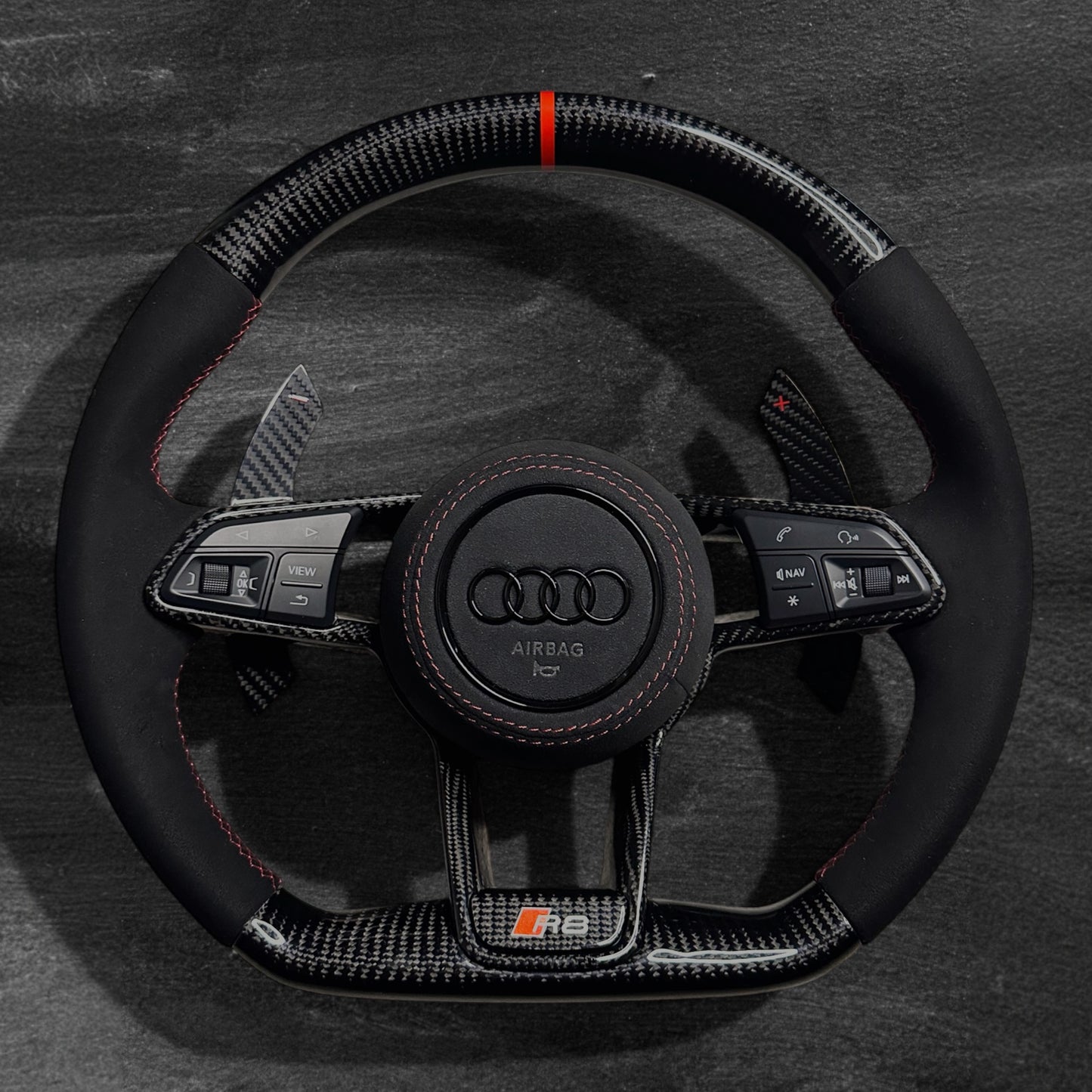 Audi R8 / TT Ratt - Carbon & Alcantara m/ Carbon Deksel
