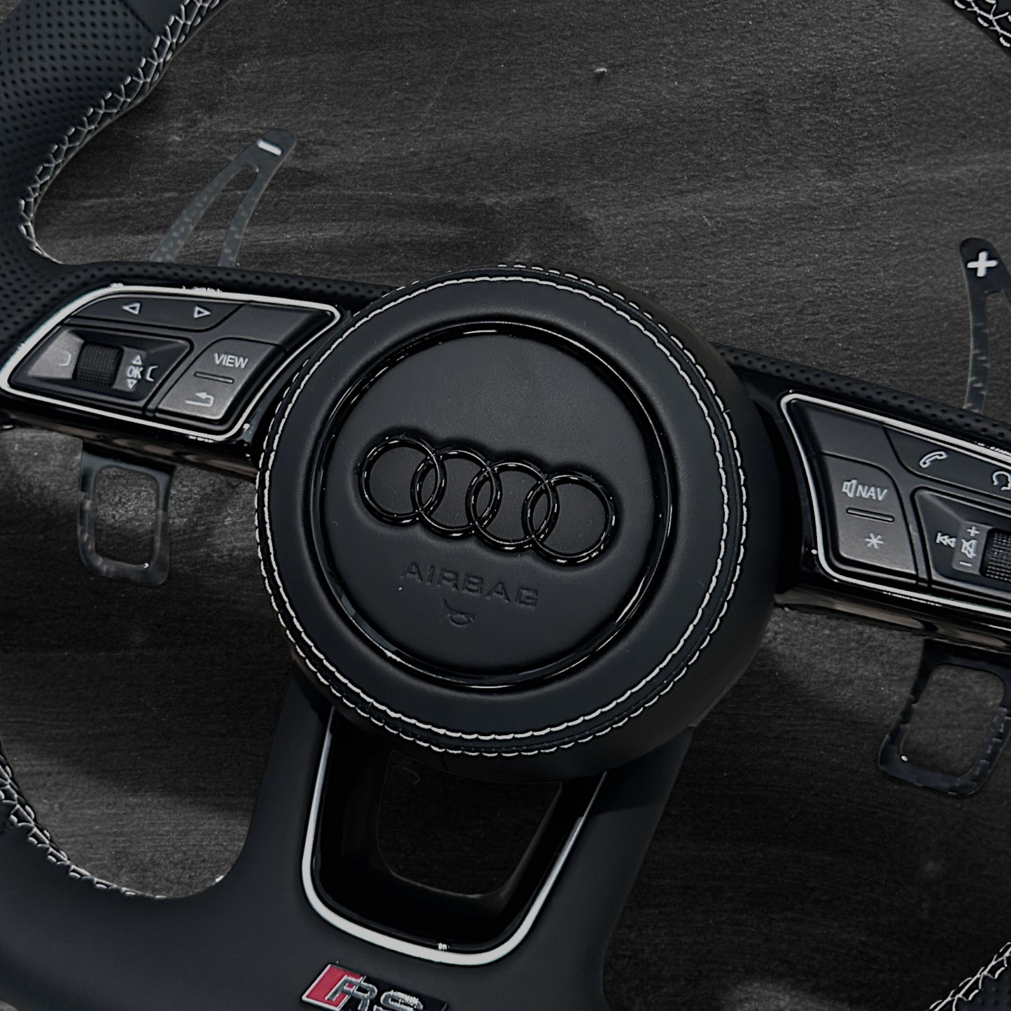Audi RS B9 - Flat bunn m/ hel-skinn