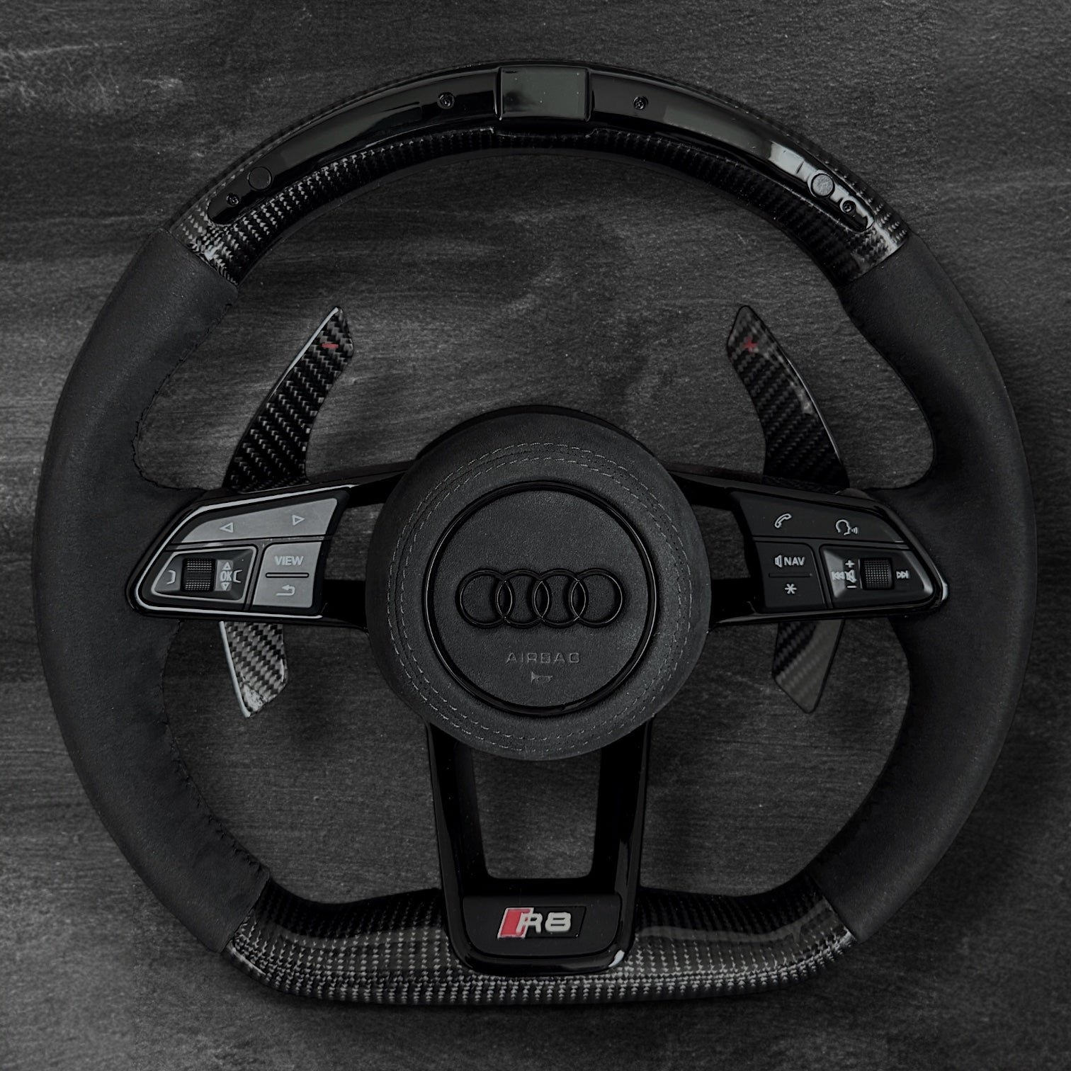 Audi R8 Carbon/Alcantara Ratt m/ RPM Skjerm & Sorte Detaljer