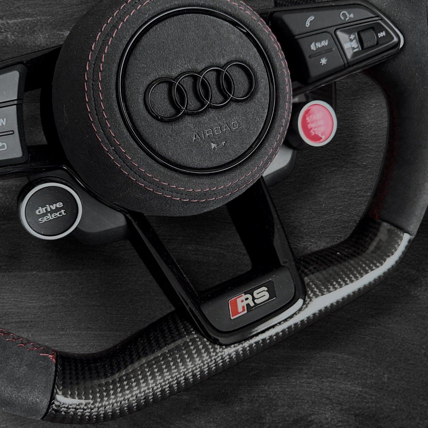 Audi R8 Carbon/Alcantara Ratt m/ RPM Skjerm & Ekstra Knapper