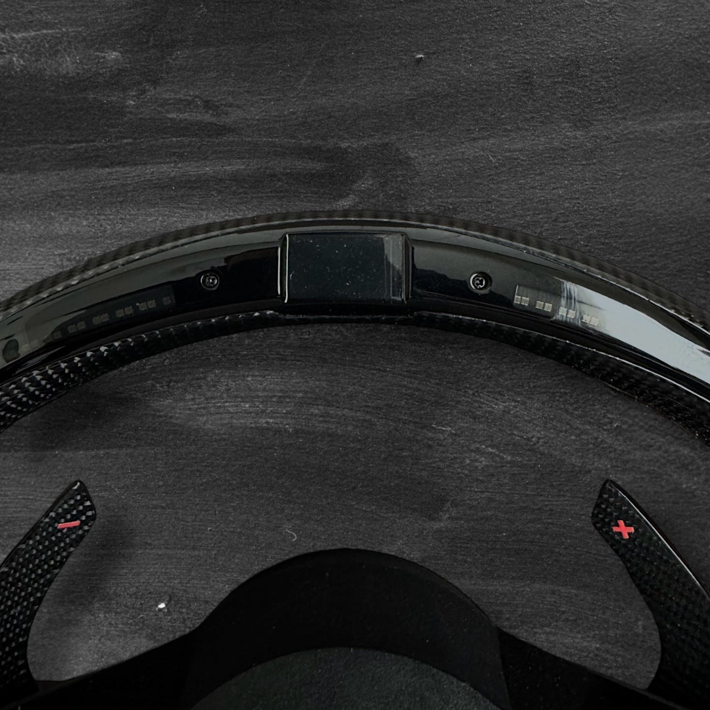 Audi R8 Carbon/Alcantara Ratt m/ RPM Skjerm & Ekstra Knapper