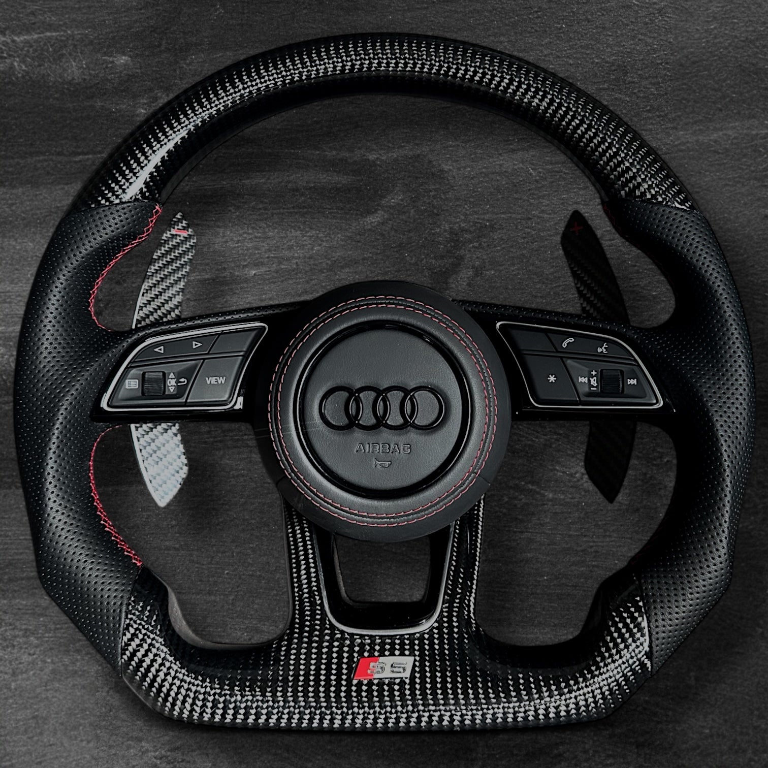 Audi RS B9 Carbon/Skinn ratt m/ Rød Detaljer
