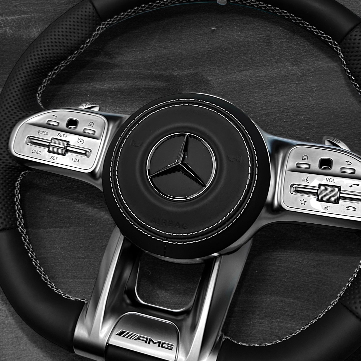 Mercedes-Benz AMG Ratt - Skinn m/ Skinn Airbag & Kromme Detaljer