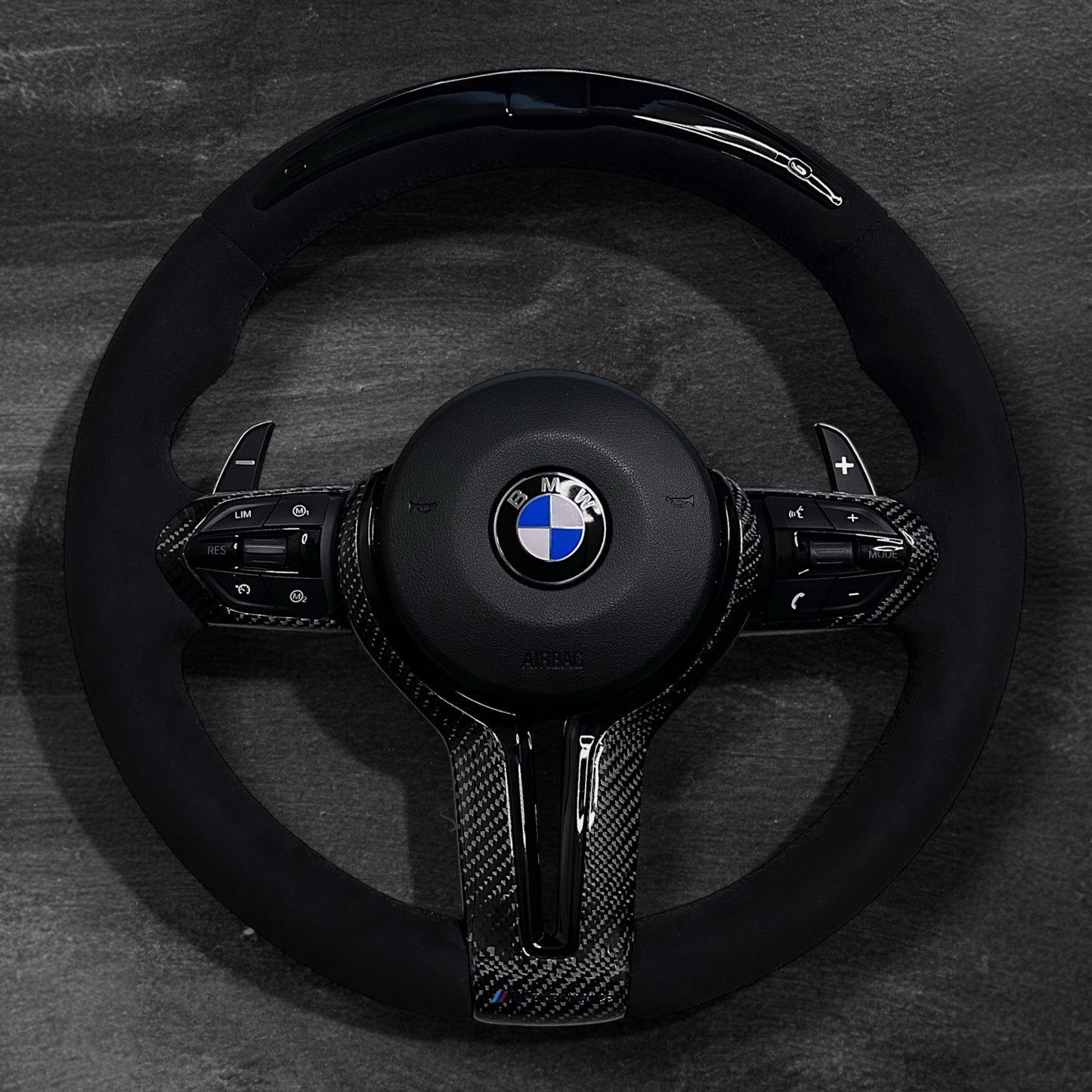 BMW F-Serie Ratt - Alcantara m/ LED Display & Carbon Detaljer