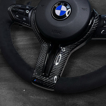 BMW F-Serie Ratt - Alcantara m/ LED Display & Carbon Detaljer