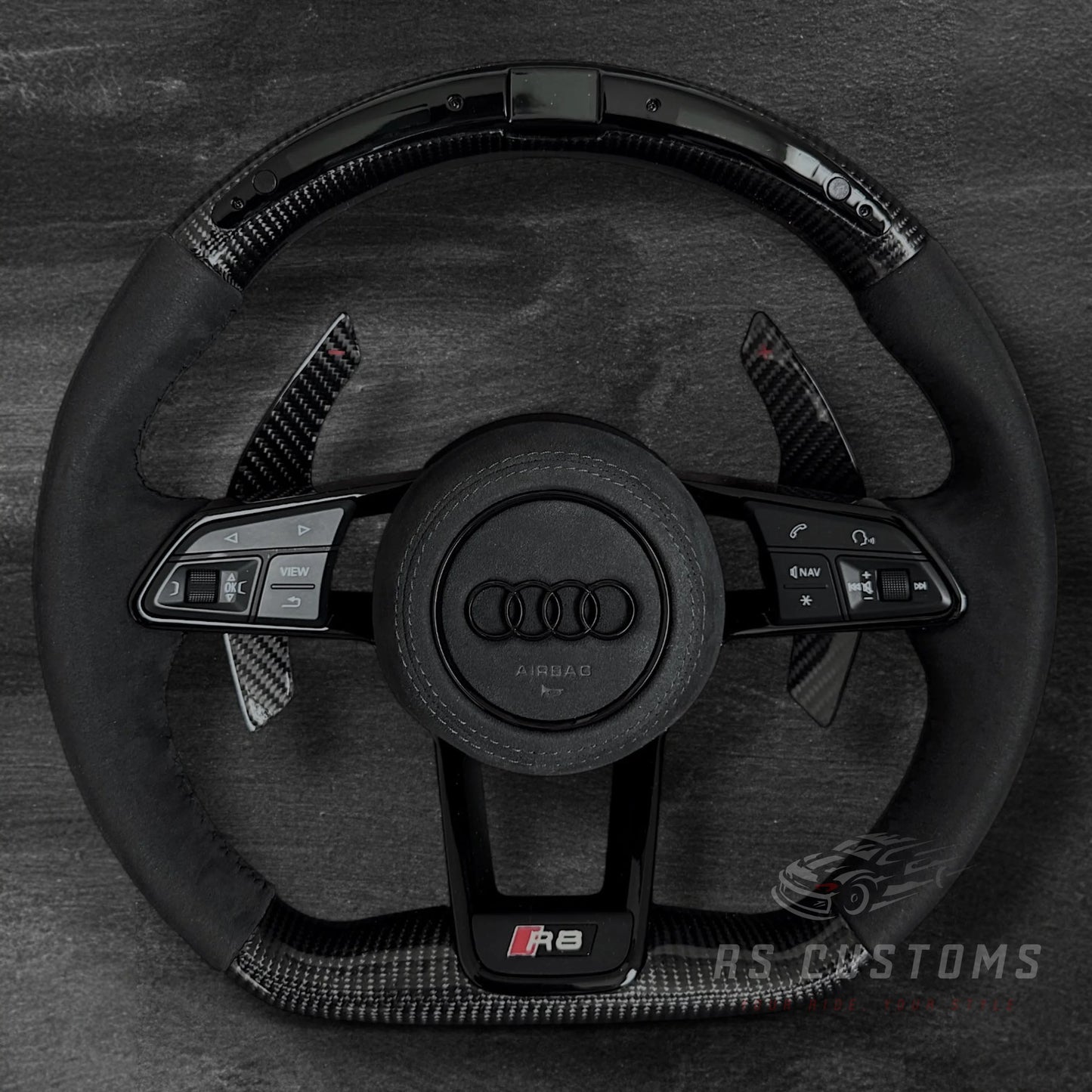 Audi R8 Carbon/Alcantara Ratt m/ RPM Skjerm & Sorte Detaljer