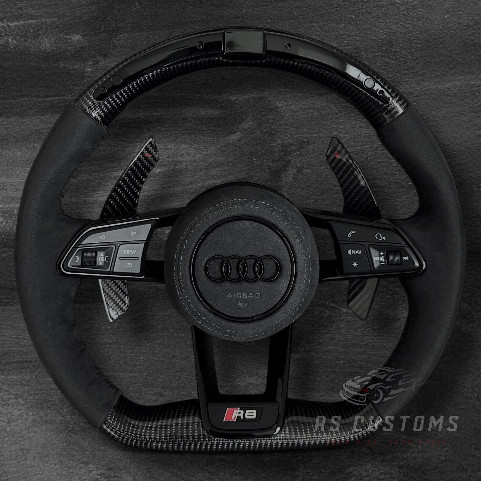 Audi R8 Carbon/Alcantara Ratt m/ RPM Skjerm & Sorte Detaljer