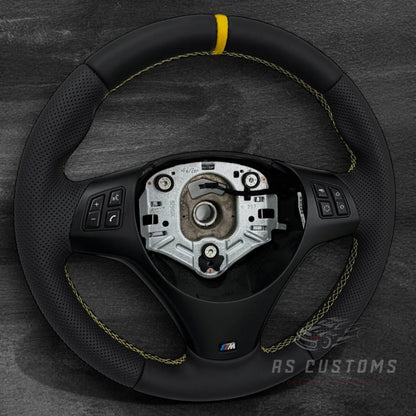 BMW E90/E91/E92/E93 Ratt m/ Perforert Skinn Uten Airbag / Uten Deksel / Ingen Paddles / Manuell Bil