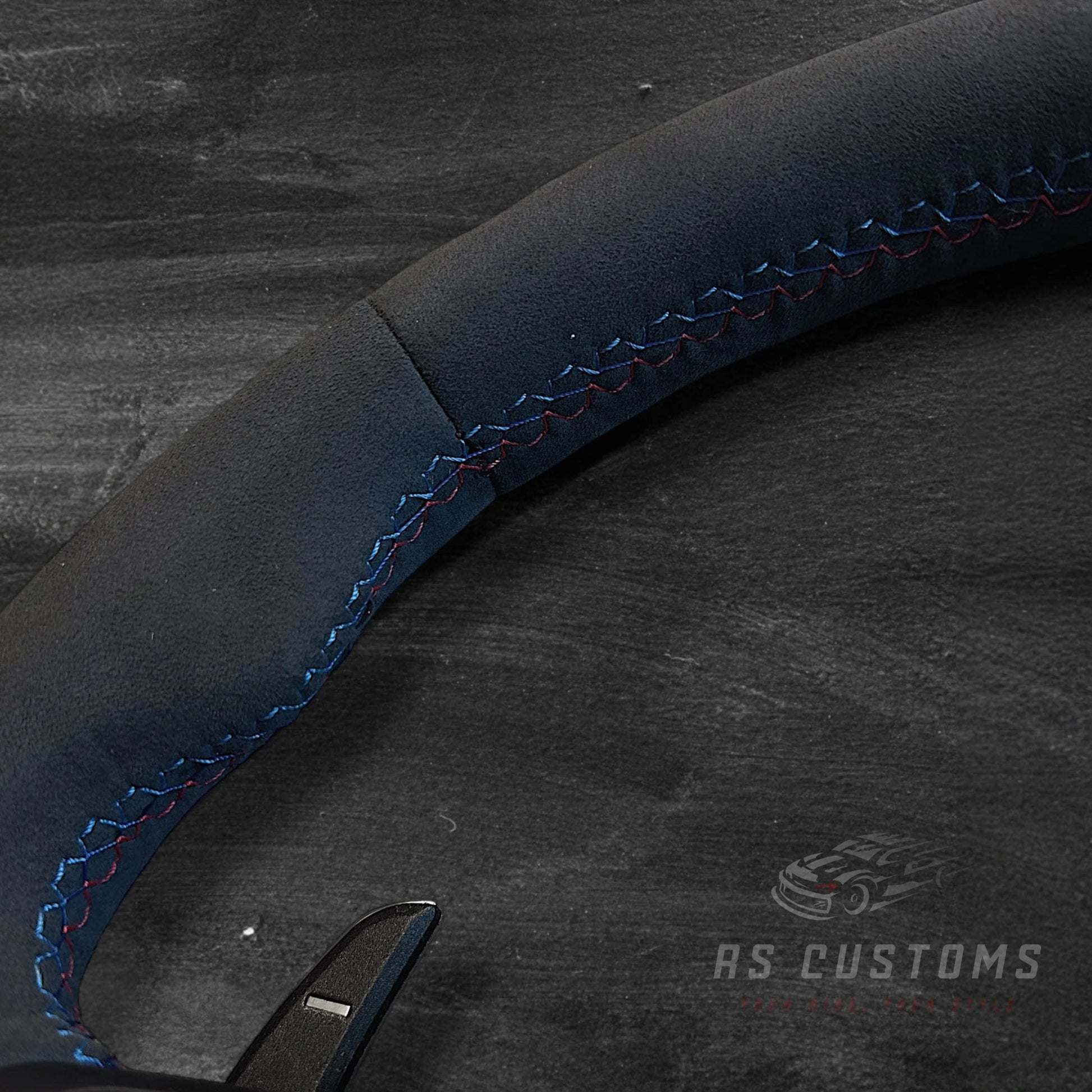 BMW F-Serie Alcantara Ratt m/ Blå Stripe & M-Sømmer