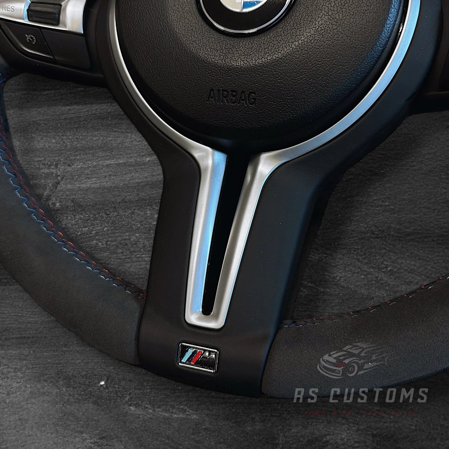 BMW F-Serie Alcantara Ratt m/ Blå Stripe & M-Sømmer