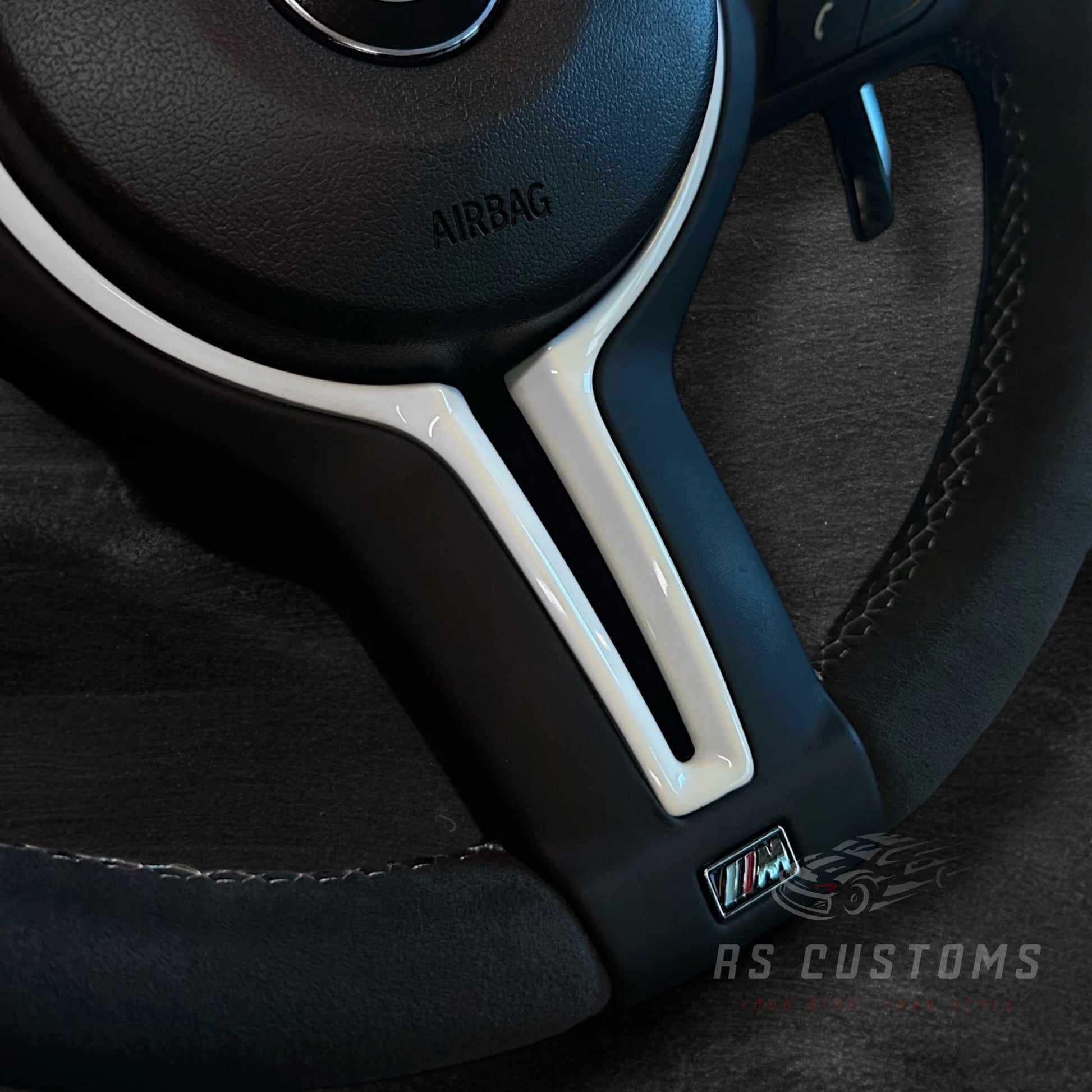 BMW F-Serie Alcantara Ratt m/ Hvite Detaljer