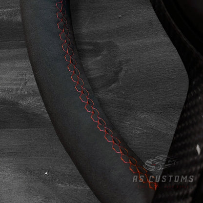 BMW F-Serie Alcantara Ratt m/ Røde Sømmer & Karbon Deksel