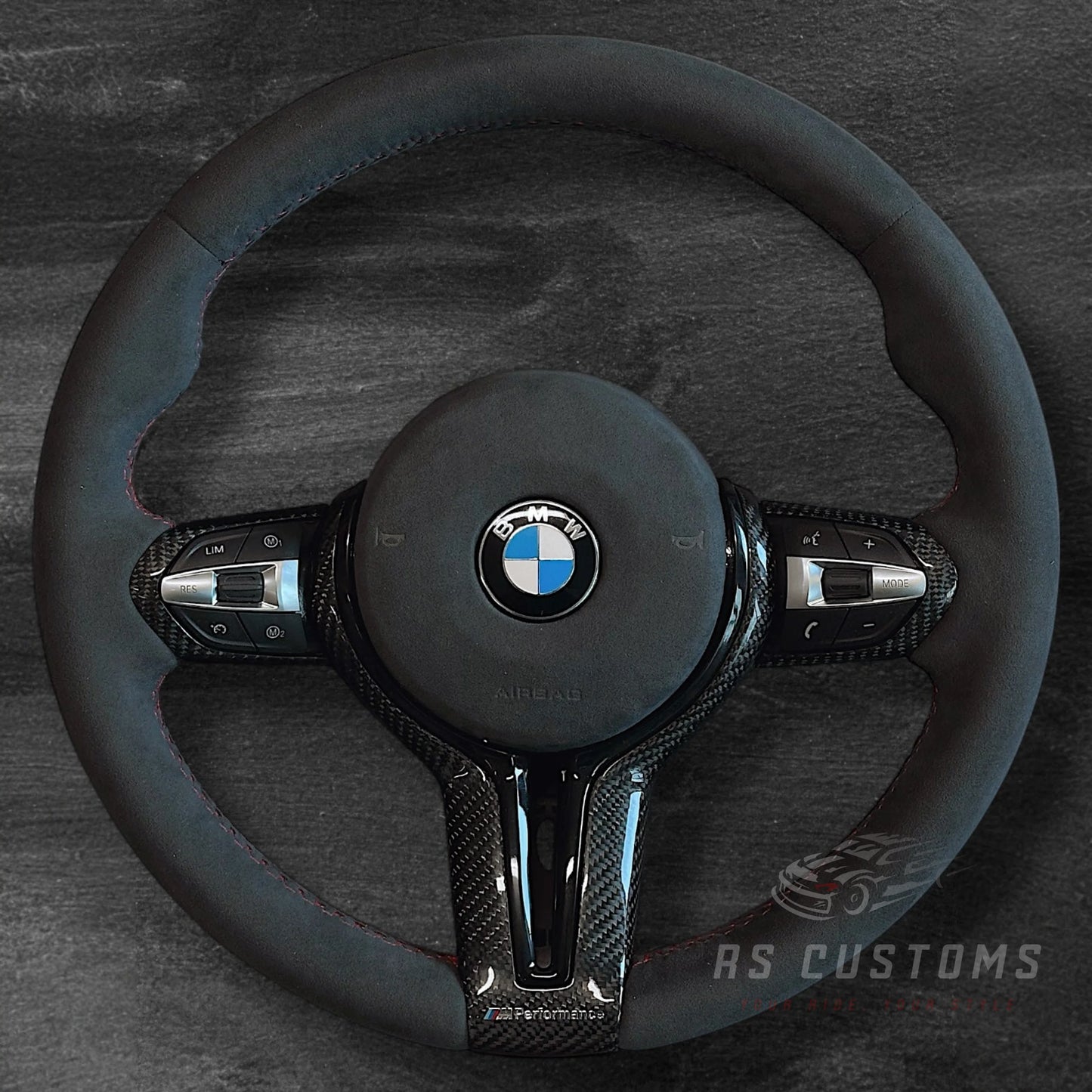 BMW F-Serie Alcantara Ratt m/ Røde Sømmer & Karbon Deksel