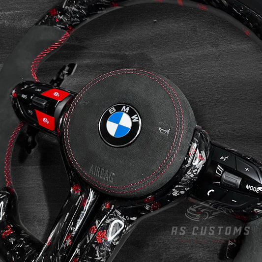 BMW F-Serie Ratt - Forged Carbon med rød flak & Alcantara m/ LED Display