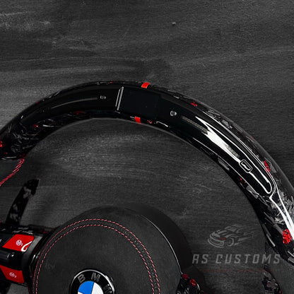 BMW F-Serie Ratt - Forged Carbon med rød flak & Alcantara m/ LED Display
