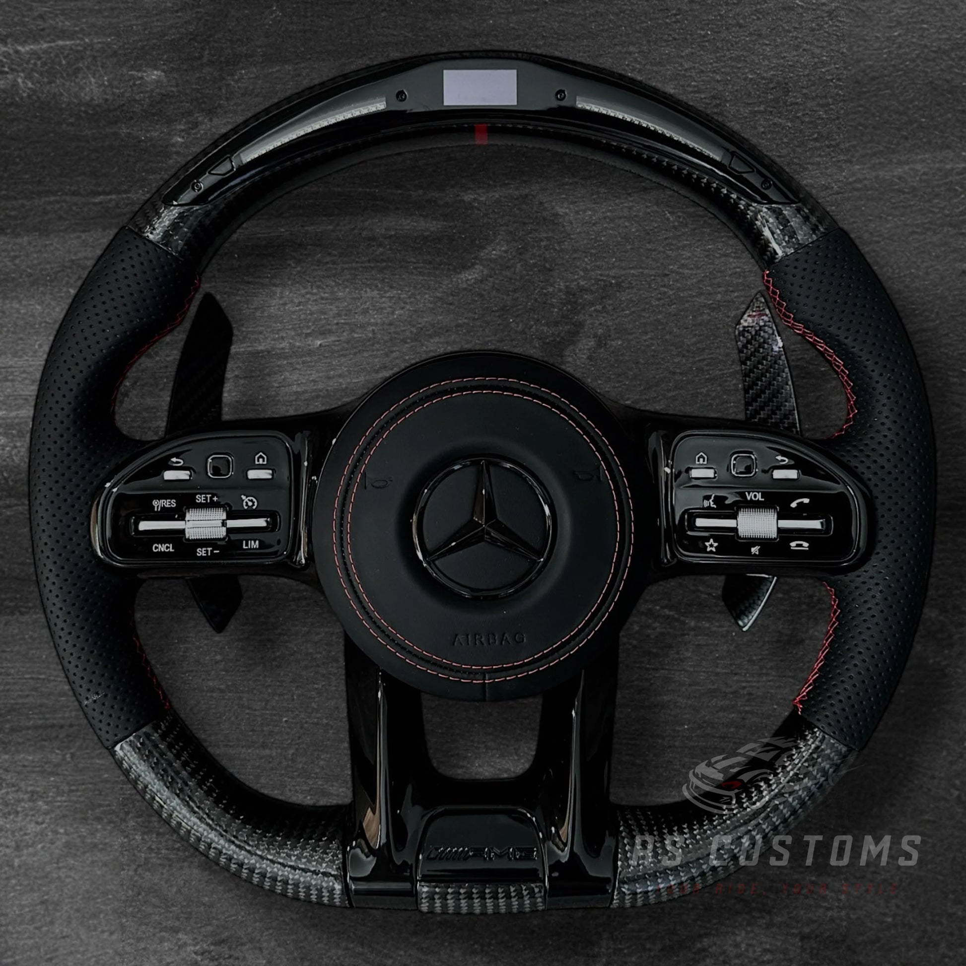 Mercedes AMG Ratt - Carbon & Perforert Skinn m/ LED Display