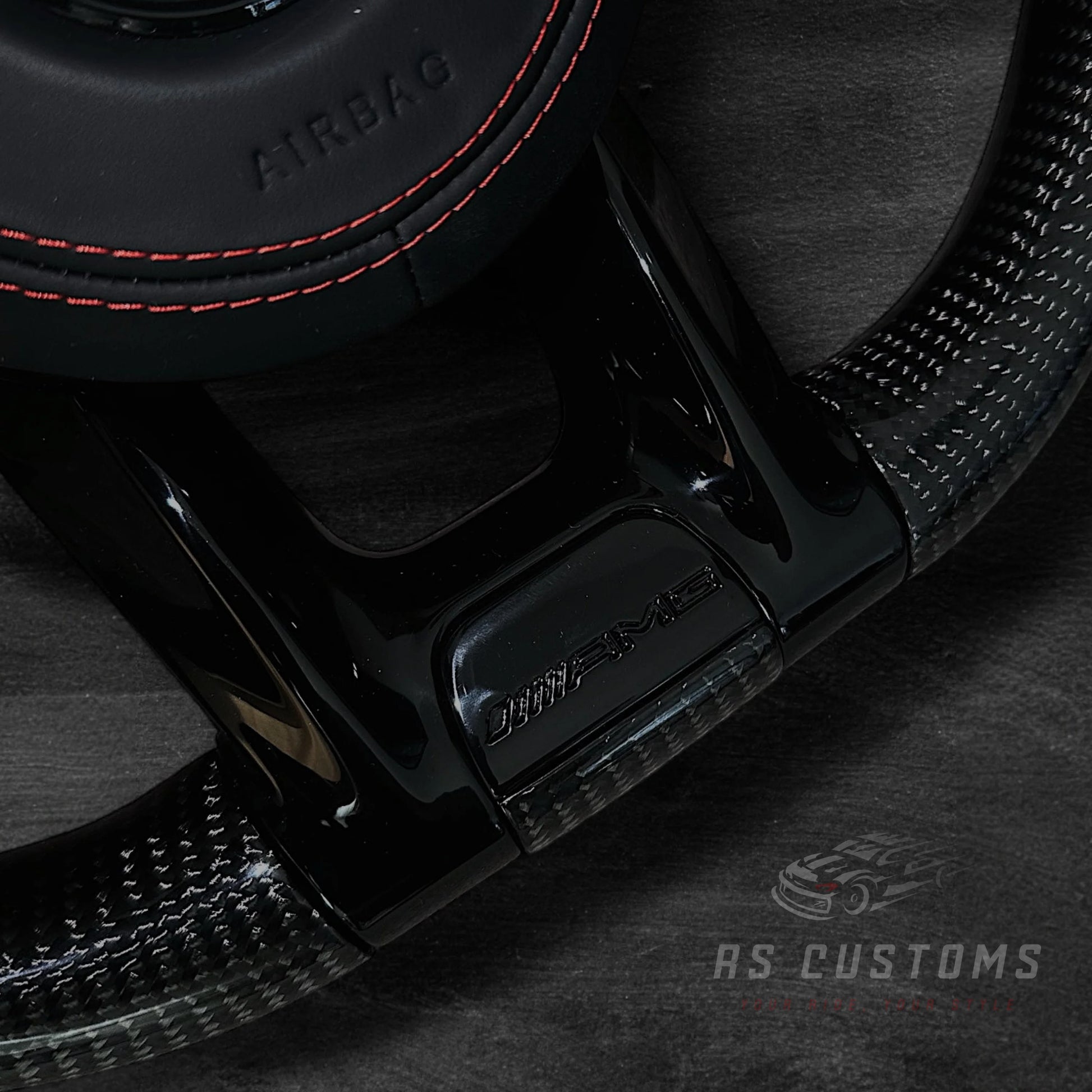 Mercedes AMG Ratt - Carbon & Perforert Skinn m/ LED Display