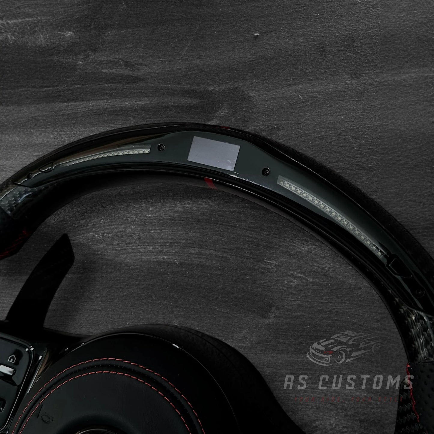 Mercedes AMG Ratt - Carbon & Perforert Skinn m/ LED Display