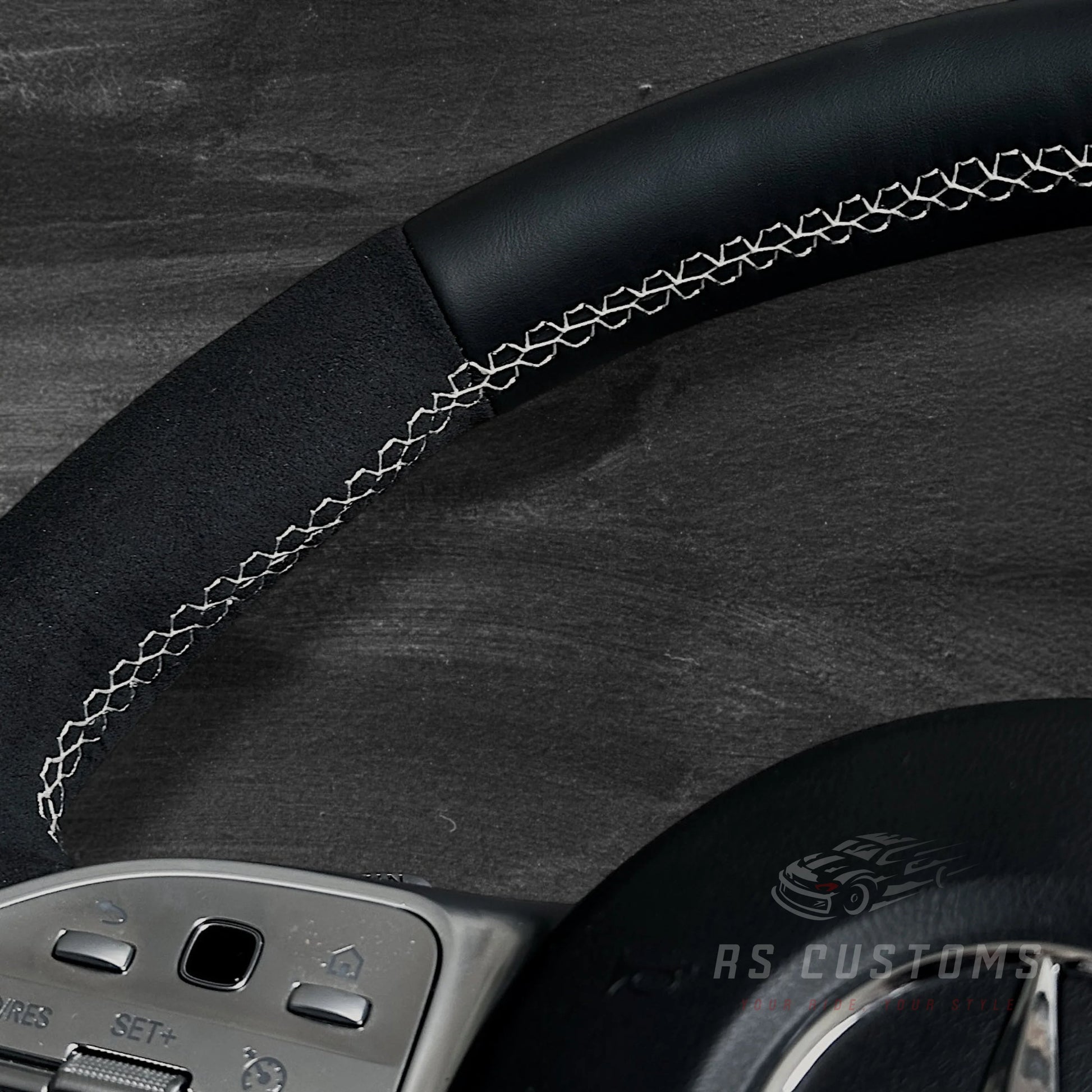 Mercedes AMG Ratt - Skinn & Alcantara