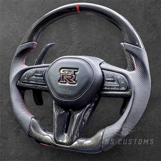 NISSAN GTR R35 Carbon / Perforert Skinn m/ Røde Sømmer