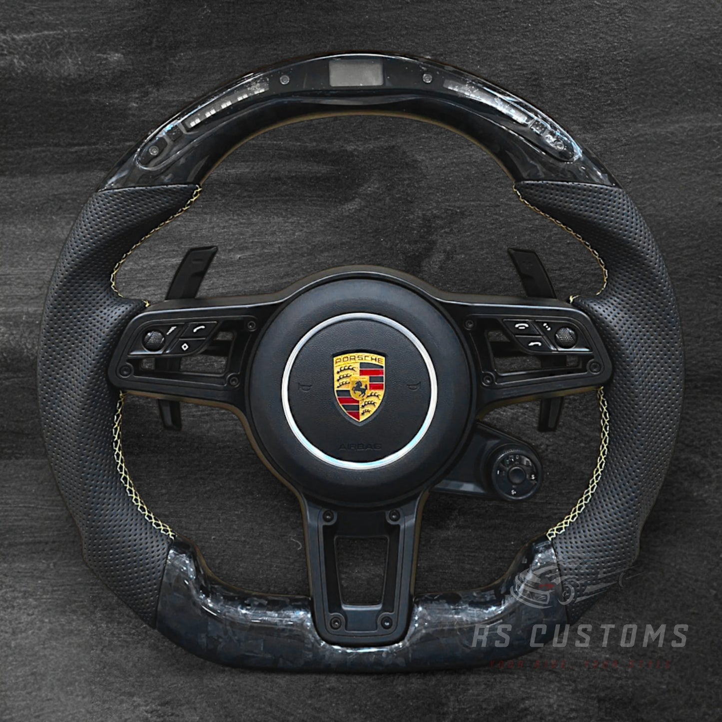 Porsche 2015-2020 Ratt – Forged Carbon Fiber / Perforert Skinn m/ LED Display