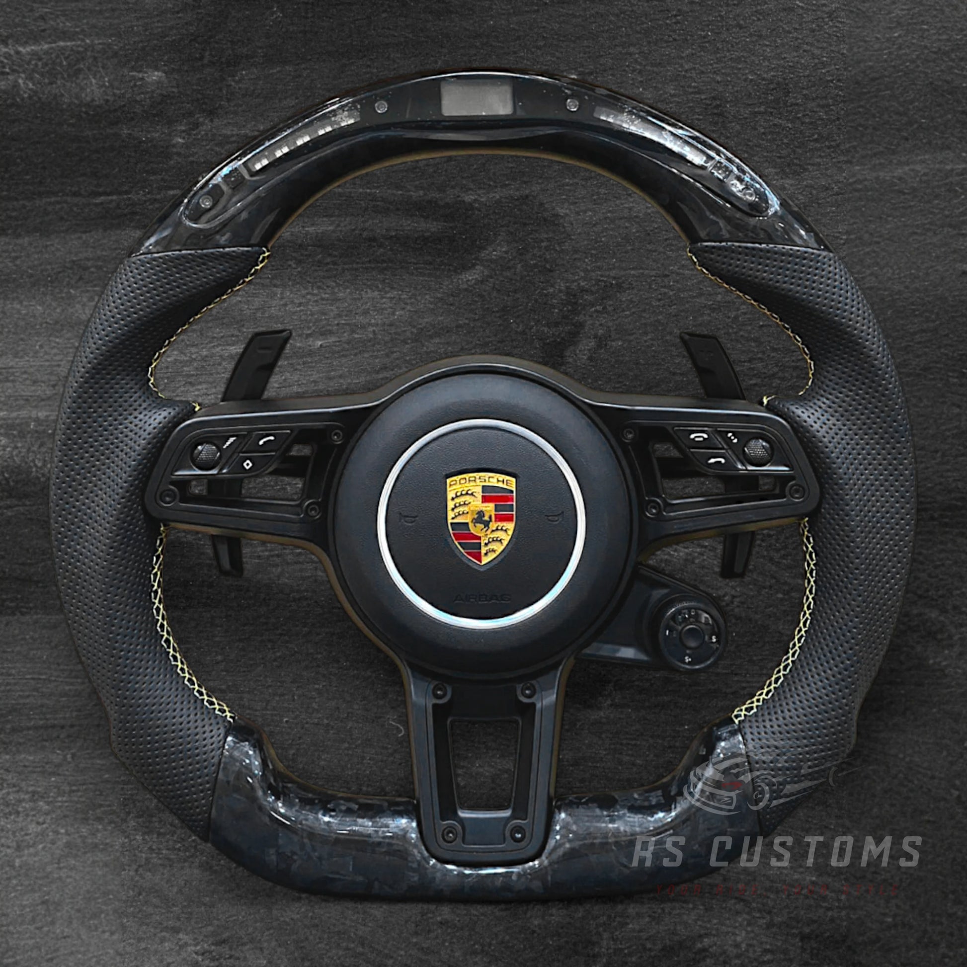 Porsche 2015-2020 Ratt – Forged Carbon Fiber / Perforert Skinn m/ LED Display