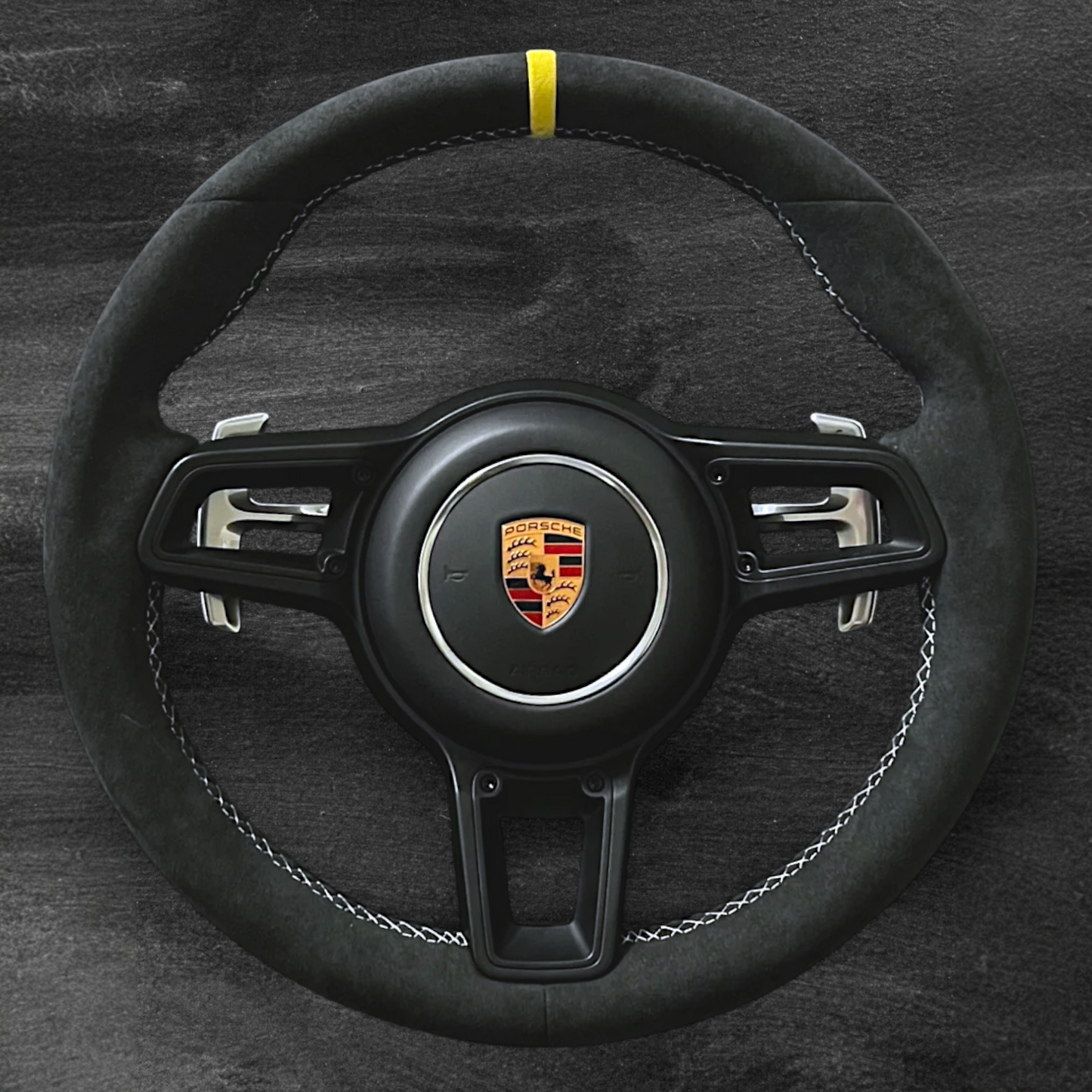 Porsche 2015-2020 Ratt – Alcantara u/ knapper