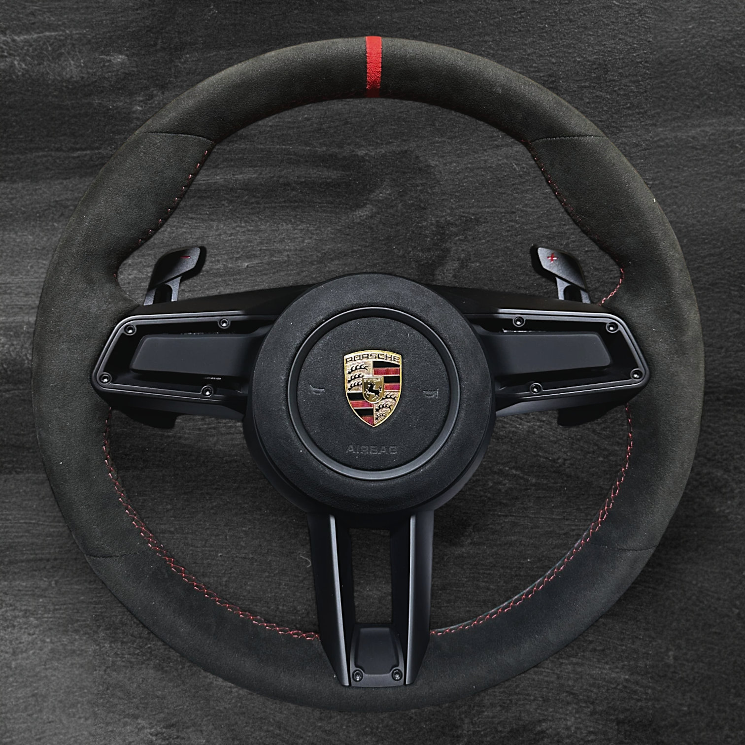Porsche 2020-2025 Ratt – Alcantara u/ knapper