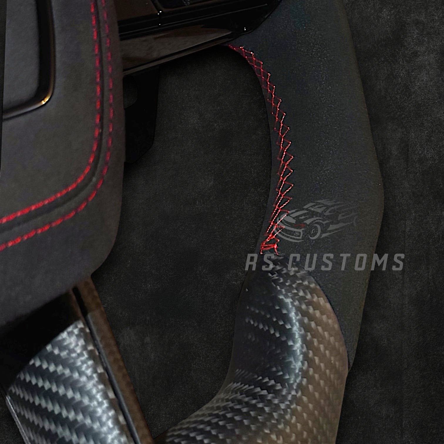RS Customs Audi e-tron GT RS and RS C8 custom steering wheel with matte carbon fiber, Alcantara grips and optional heating for RS6, RS7, RSQ8 and e-tron models from 2019+.