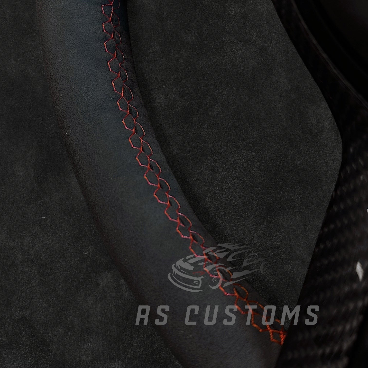 RS Customs BMW F-Series Alcantara steering wheel with carbon fiber trim, optional Alcantara airbag cover, heating support, paddle shifters and OEM+ motorsport design.