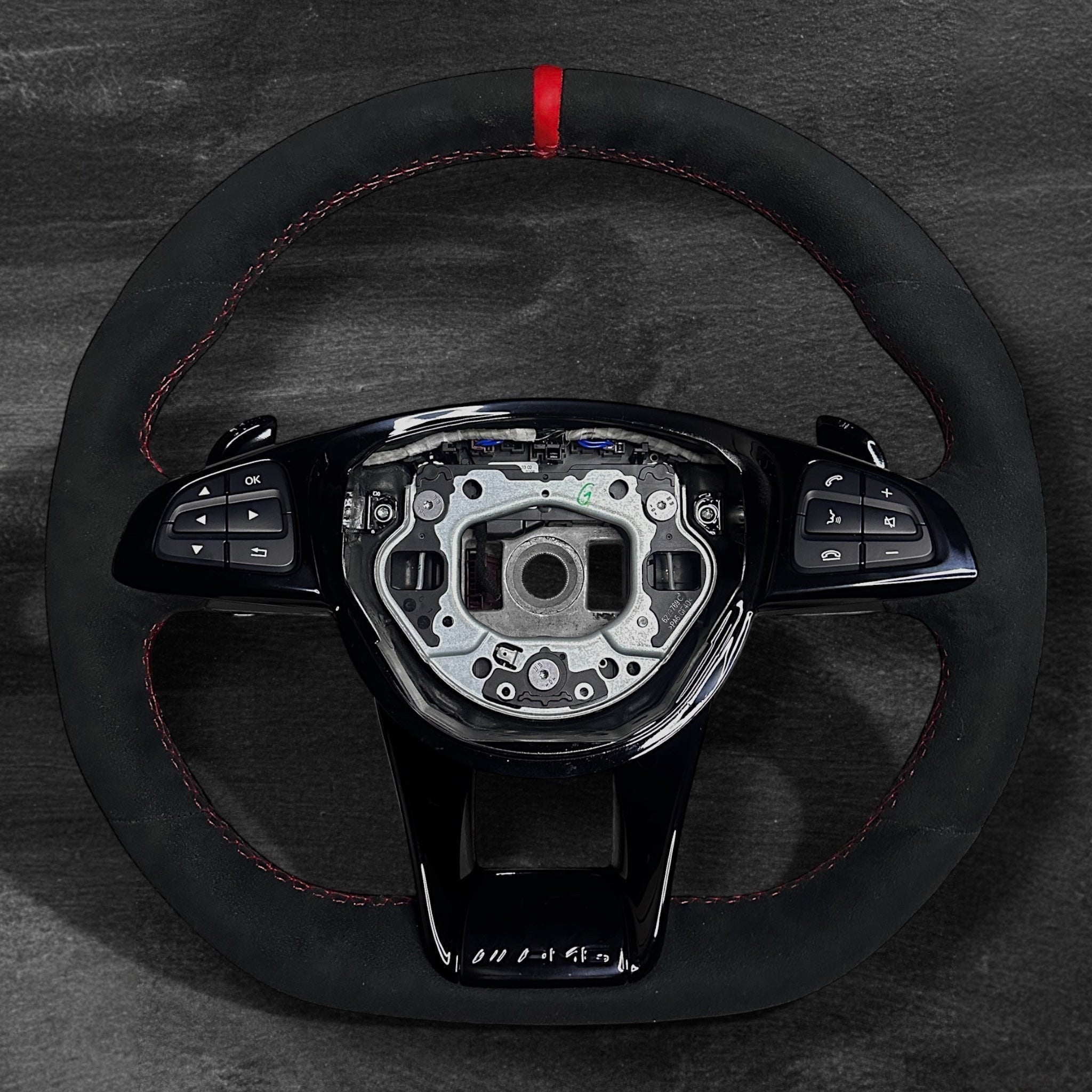 RS Customs Mercedes-AMG custom steering wheel with full Alcantara finish, gloss black trim, multifunction buttons and optional complete airbag assembly for Mercedes-Benz models from 2014+.