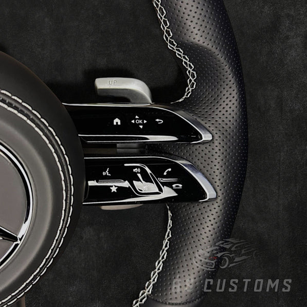 RS Customs Mercedes-AMG Dragonfly custom steering wheel with Nappa leather, perforated leather grips, multifunction buttons and optional full airbag for Mercedes-Benz models from 2014+.