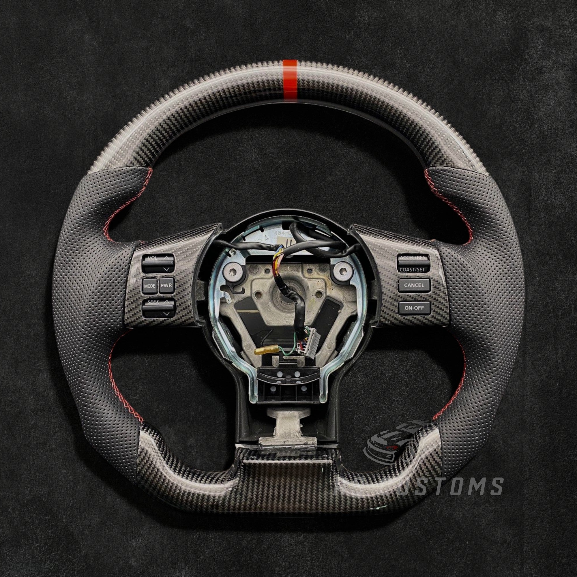 RS Customs Nissan 350Z custom steering wheel with carbon fiber, perforated leather grips, carbon trim and optional leather or Alcantara airbag cover for Z33 models.